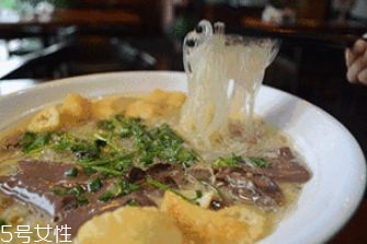 鴨血粉絲湯的價(jià)格 鴨血粉絲湯多少錢一碗 鴨血粉絲湯的價(jià)格 鴨血粉絲湯多少錢一碗