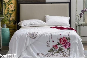 蠶絲被可以水洗嗎 盡量不要沾水 蠶絲被可以水洗嗎 盡量不要沾水