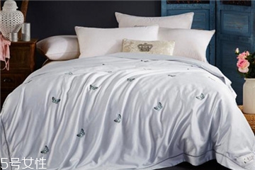 蠶絲被起球怎么處理 先找準原因 蠶絲被起球怎么處理 先找準原因