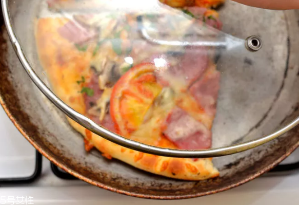 披薩冷了還能吃嗎 披薩冷了這樣加熱最好 披薩冷了還能吃嗎 披薩冷了這樣加熱最好