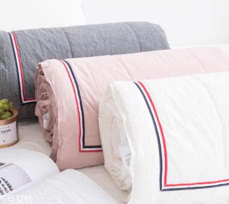 夏涼被有甲醛嗎 選擇正規(guī)大品牌 夏涼被有甲醛嗎 選擇正規(guī)大品牌