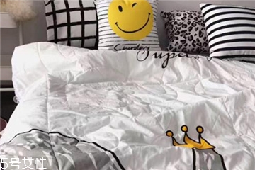 夏涼被適合多少度蓋 看個人體質(zhì) 夏涼被適合多少度蓋 看個人體質(zhì)