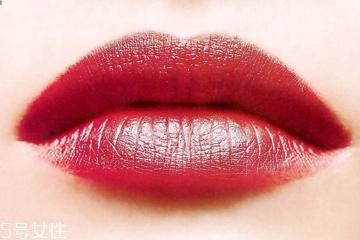 半永久紋唇多久能涂口紅 3個月內(nèi)別用口紅 半永久紋唇多久能涂口紅 3個月內(nèi)別用口紅