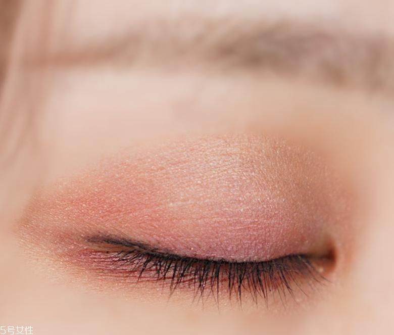 井田眼影14號和2號哪個(gè)好看 2款熱門色pk 井田眼影14號和2號哪個(gè)好看 2款熱門色pk