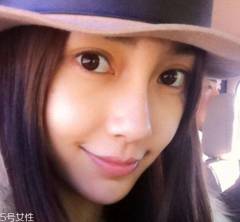 美瞳年拋和日拋哪個好 日拋性價比不高 美瞳年拋和日拋哪個好 日拋性價比不高