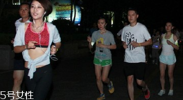 夜跑完吃什么比較好 夜跑的注意事項 夜跑完吃什么比較好 夜跑的注意事項