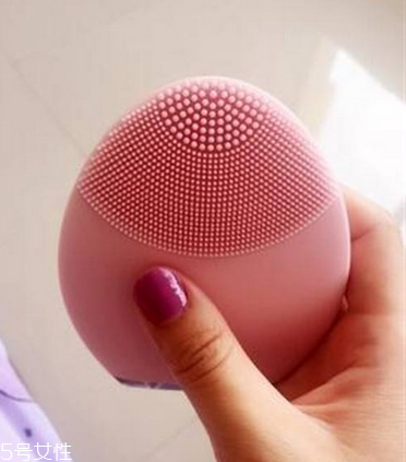 露娜潔面儀是充電的嗎 是需要充電 露娜潔面儀是充電的嗎 是需要充電