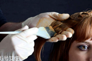 一年染幾次頭發(fā)合適 沒有標(biāo)準(zhǔn)答案 一年染幾次頭發(fā)合適 沒有標(biāo)準(zhǔn)答案