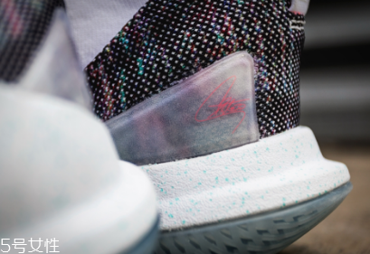 under armour curry 5測評 庫里5代戰(zhàn)靴實(shí)戰(zhàn)表現(xiàn)