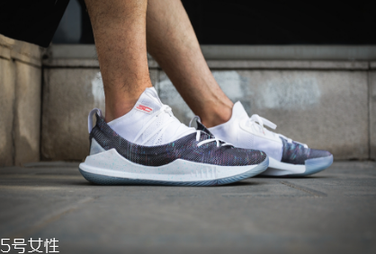 under armour curry 5測評 庫里5代戰(zhàn)靴實(shí)戰(zhàn)表現(xiàn)