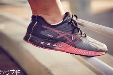 跑鞋可以用洗衣機(jī)洗嗎 會損壞洗衣機(jī)