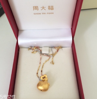 彩金項(xiàng)鏈可以帶著洗澡嗎 最好取下來(lái) 彩金項(xiàng)鏈可以帶著洗澡嗎 最好取下來(lái)