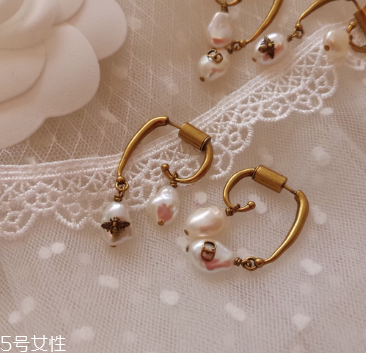 珍珠耳環(huán)怎么清洗 這樣做就對(duì)了 珍珠耳環(huán)怎么清洗 這樣做就對(duì)了