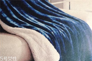 毛毯可以暴曬嗎 看具體材質(zhì) 毛毯可以暴曬嗎 看具體材質(zhì)