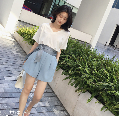 短褲怎么穿顯腿長 夏天離不開它 短褲怎么穿顯腿長 夏天離不開它