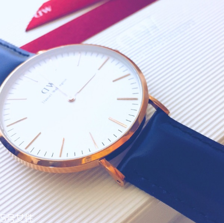 dw手表可以帶著游泳嗎 防水級(jí)別不夠 dw手表可以帶著游泳嗎 防水級(jí)別不夠