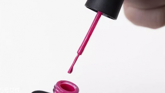 甲油膠怎么涂 甲油膠怎么用步驟 甲油膠怎么涂 甲油膠怎么用步驟