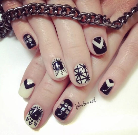 甲油膠怎么涂 甲油膠怎么用步驟 甲油膠怎么涂 甲油膠怎么用步驟