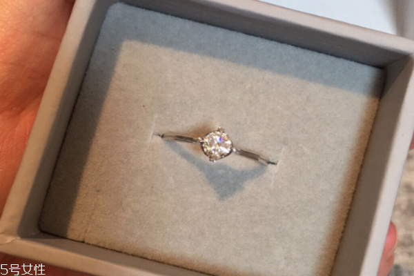 周生生鉆戒可以換款嗎 看購買時(shí)間 周生生鉆戒可以換款嗎 看購買時(shí)間