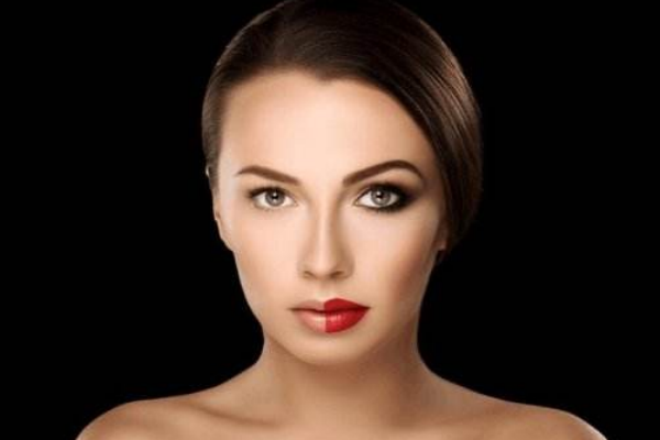 如何畫大眼娃娃妝？瞬間變成甜美可人少女