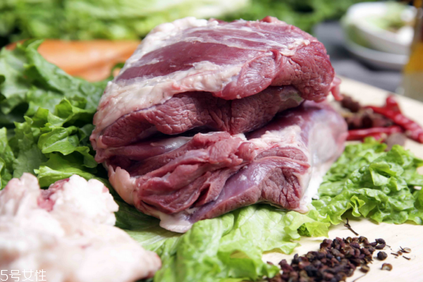 羊肉為什么有膻味 動(dòng)物特殊的體味 羊肉為什么有膻味 動(dòng)物特殊的體味