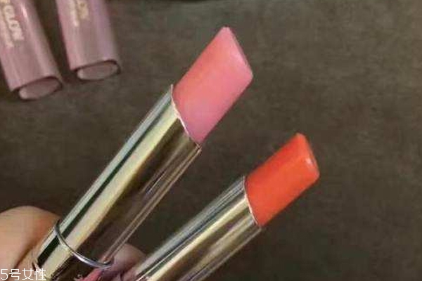 妝前打底用什么潤(rùn)唇膏好 這種潤(rùn)唇膏不影響妝效 妝前打底用什么潤(rùn)唇膏好 這種潤(rùn)唇膏不影響妝效