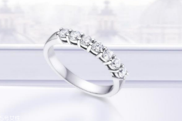 鉑金戒指尺寸怎么量 合適尺寸很重要 鉑金戒指尺寸怎么量 合適尺寸很重要