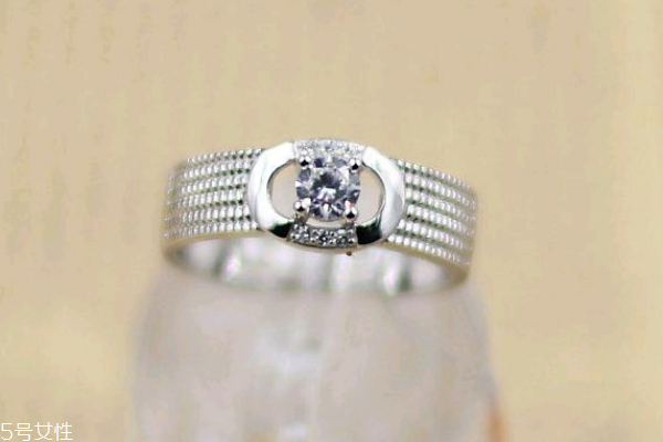 鉑金戒指尺寸怎么量 合適尺寸很重要 鉑金戒指尺寸怎么量 合適尺寸很重要