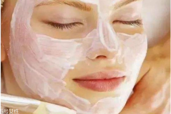 面膜泥干了怎么辦 這樣預(yù)防泥狀面膜變干 面膜泥干了怎么辦 這樣預(yù)防泥狀面膜變干