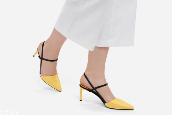 小ck的鞋子碼數(shù)偏大嗎 承包了整個時尚圈 小ck的鞋子碼數(shù)偏大嗎 承包了整個時尚圈