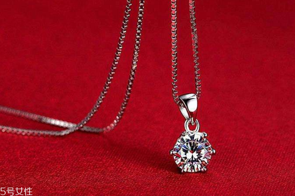 鉑金項(xiàng)鏈為什么會變黑 這些都是元兇 鉑金項(xiàng)鏈為什么會變黑 這些都是元兇