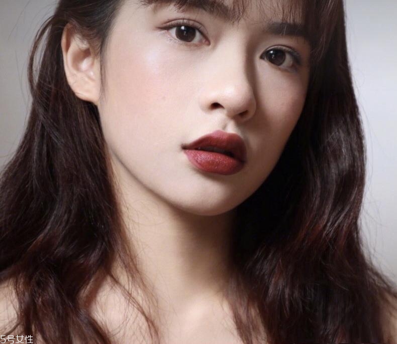 vnk悅慕圓管口紅試色 一共5色真人上嘴圖 vnk悅慕圓管口紅試色 一共5色真人上嘴圖