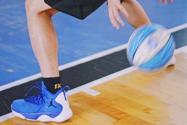 super fly mvp評測 這雙aj對得起mvp三個字 super fly mvp評測 這雙aj對得起mvp三個字