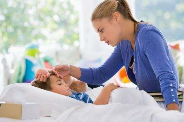 1個(gè)月嬰兒感冒發(fā)燒怎么辦 1個(gè)月嬰兒感冒發(fā)燒怎么辦