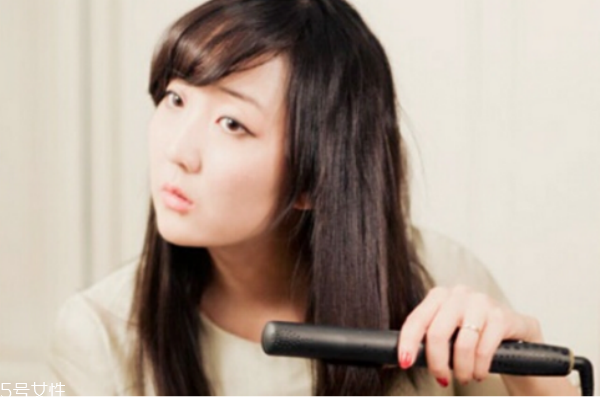 頭發(fā)拉直和軟化有什么區(qū)別 效果不一樣 頭發(fā)拉直和軟化有什么區(qū)別 效果不一樣