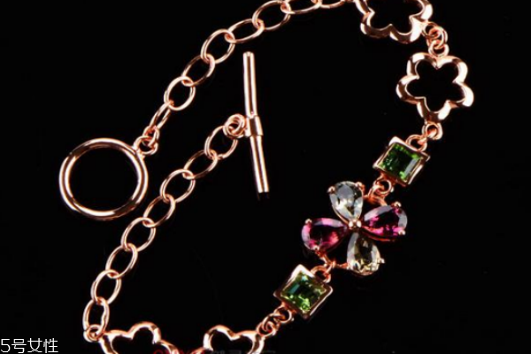 彩金手鏈怎么清洗 定期打理很重要 彩金手鏈怎么清洗 定期打理很重要