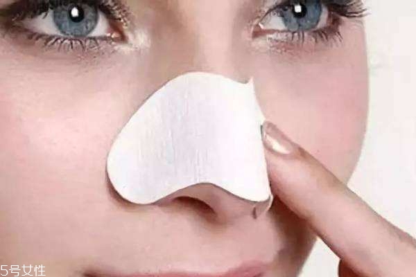 鼻頭冒痘是反應(yīng)哪里的問題 消化系統(tǒng)異常 鼻頭冒痘是反應(yīng)哪里的問題 消化系統(tǒng)異常