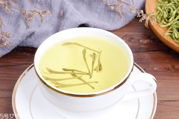 金銀花茶為什么會變綠 原來是因為這個 金銀花茶為什么會變綠 原來是因為這個