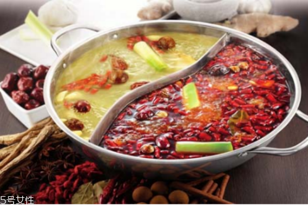 戴隱形眼鏡可以吃火鍋嗎 吃火鍋能戴隱形眼鏡 戴隱形眼鏡可以吃火鍋嗎 吃火鍋能戴隱形眼鏡