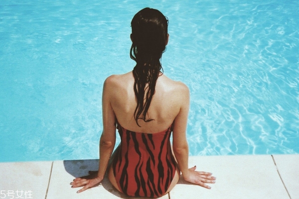 游泳怎么游減肥更快速 3招正確游法擁有迷人腰臀線 游泳怎么游減肥更快速 3招正確游法擁有迷人腰臀線