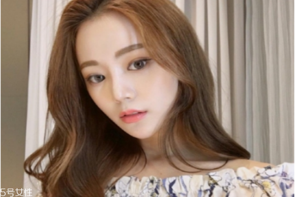 卷發(fā)怎么打理自然又卷 這些小技巧你要學(xué)會(huì) 卷發(fā)怎么打理自然又卷 這些小技巧你要學(xué)會(huì)