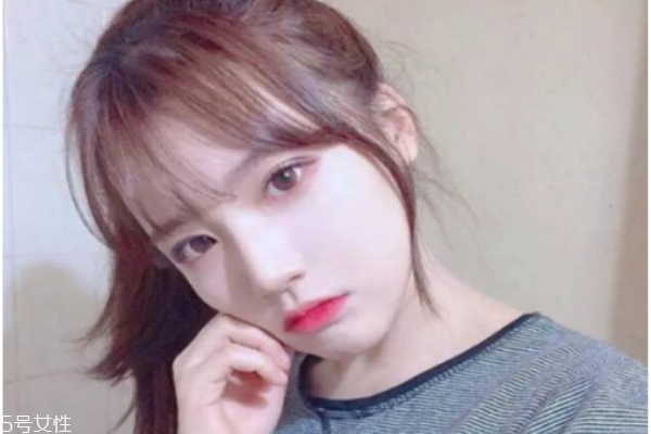 空氣劉海適合多大年齡 最新款空氣劉海發(fā)型圖片 空氣劉海適合多大年齡 最新款空氣劉海發(fā)型圖片