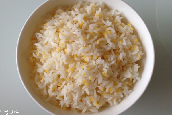 米飯沒(méi)蒸熟怎么辦 這樣做就對(duì)了 米飯沒(méi)蒸熟怎么辦 這樣做就對(duì)了