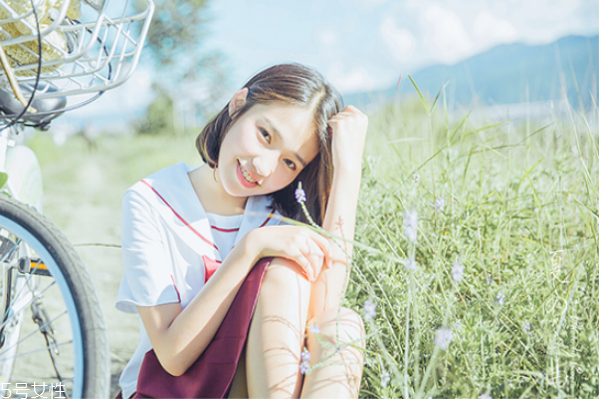 怎么補妝自然不卡粉 這樣補妝起皮也不怕 怎么補妝自然不卡粉 這樣補妝起皮也不怕