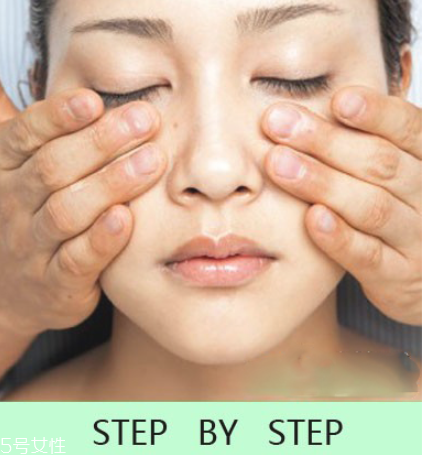 油性皮膚吃?shī)y怎么辦 萬(wàn)萬(wàn)沒(méi)想到可以這樣做 油性皮膚吃?shī)y怎么辦 萬(wàn)萬(wàn)沒(méi)想到可以這樣做