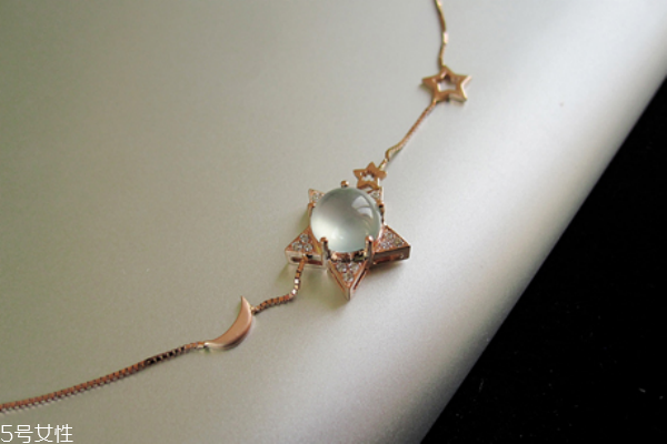 鎖骨鏈?zhǔn)裁磁谱雍?給你推薦幾款 鎖骨鏈?zhǔn)裁磁谱雍?給你推薦幾款