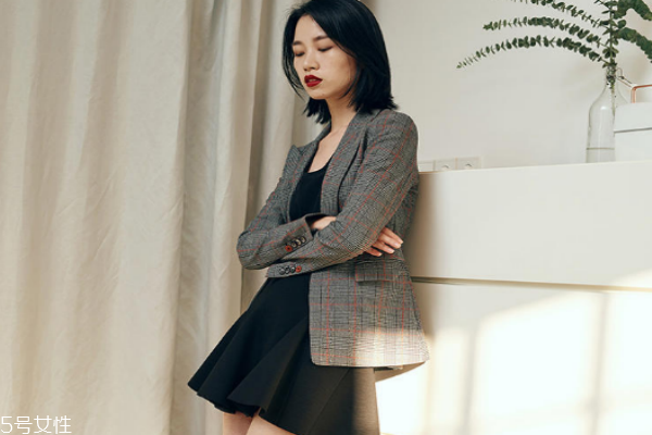 秋季格紋衣服搭配圖片 輕松應(yīng)對不同場合 秋季格紋衣服搭配圖片 輕松應(yīng)對不同場合