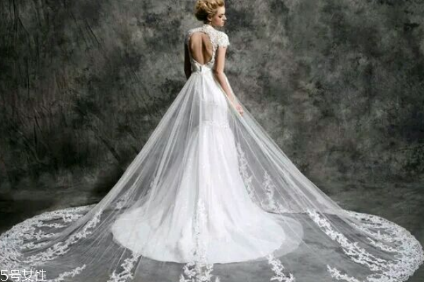 胸小怎么穿婚紗 這些竅門(mén)要掌握 胸小怎么穿婚紗 這些竅門(mén)要掌握