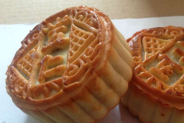 五仁月餅為什么難吃？購買時注意看五仁月餅保質(zhì)期