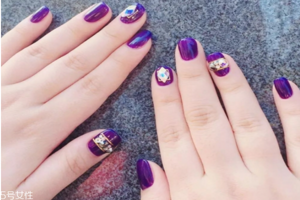 2022美甲流行色顯手白 推薦這四大色 2022美甲流行色顯手白 推薦這四大色